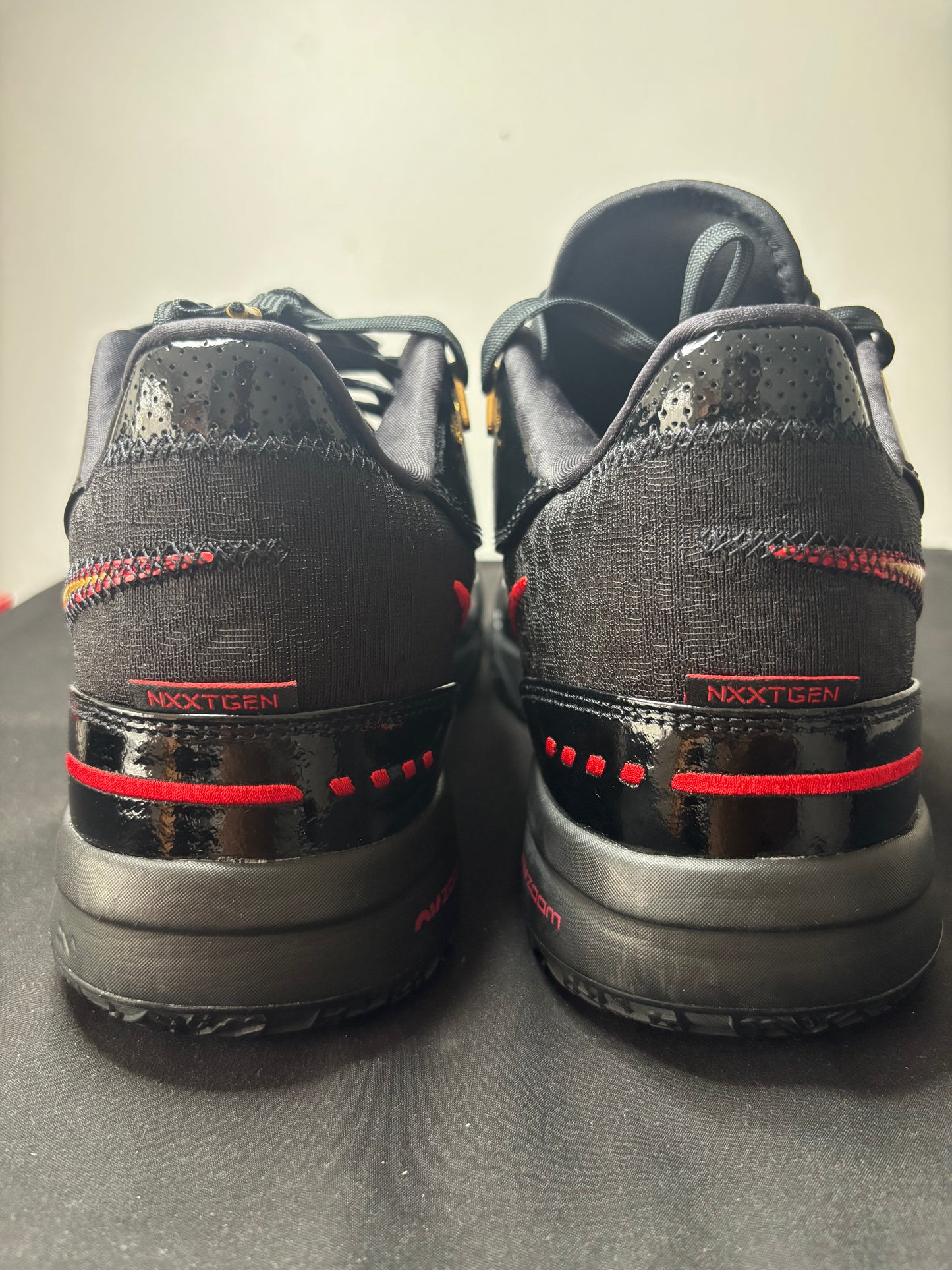 Nike Lebron Nxxt gen “Black Red”