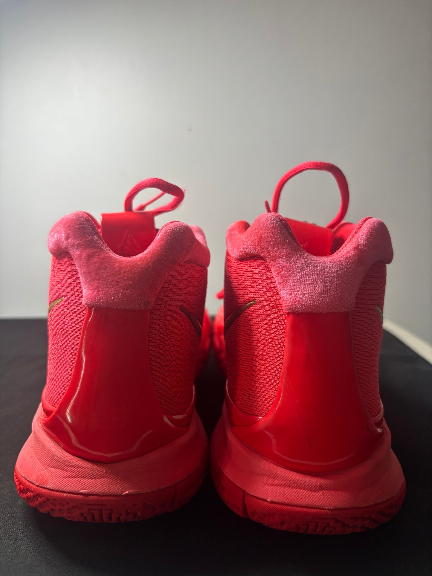 Nike Kyrie 4 “Red Carpet”