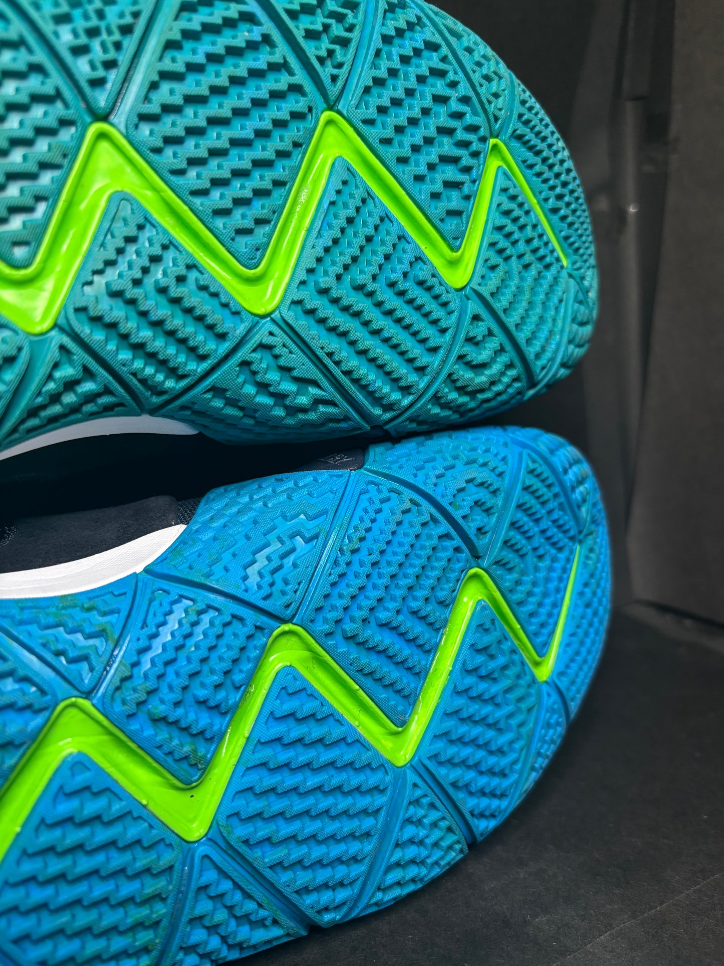 Nike Kyrie 4 ‘Dark Obsidian’