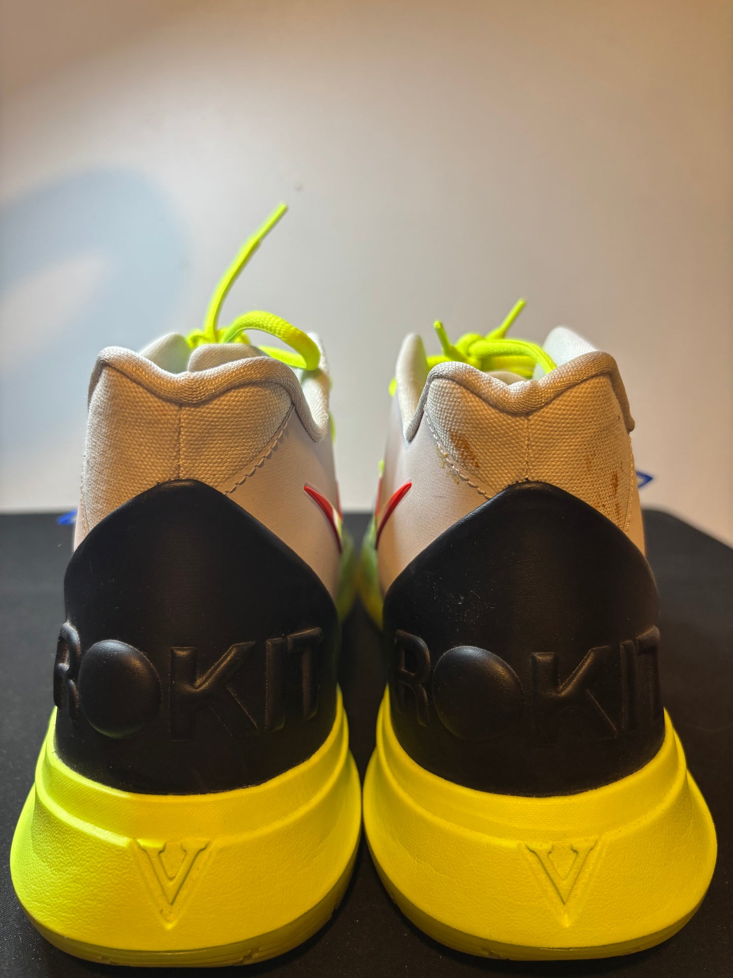 Nike Kyrie 5 “Rokit”