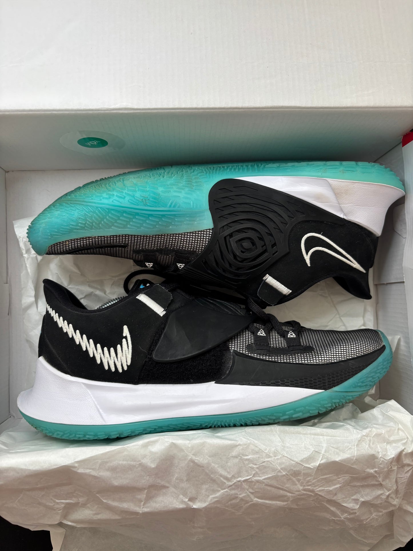 Nike Kyrie 3 Low “Moon”