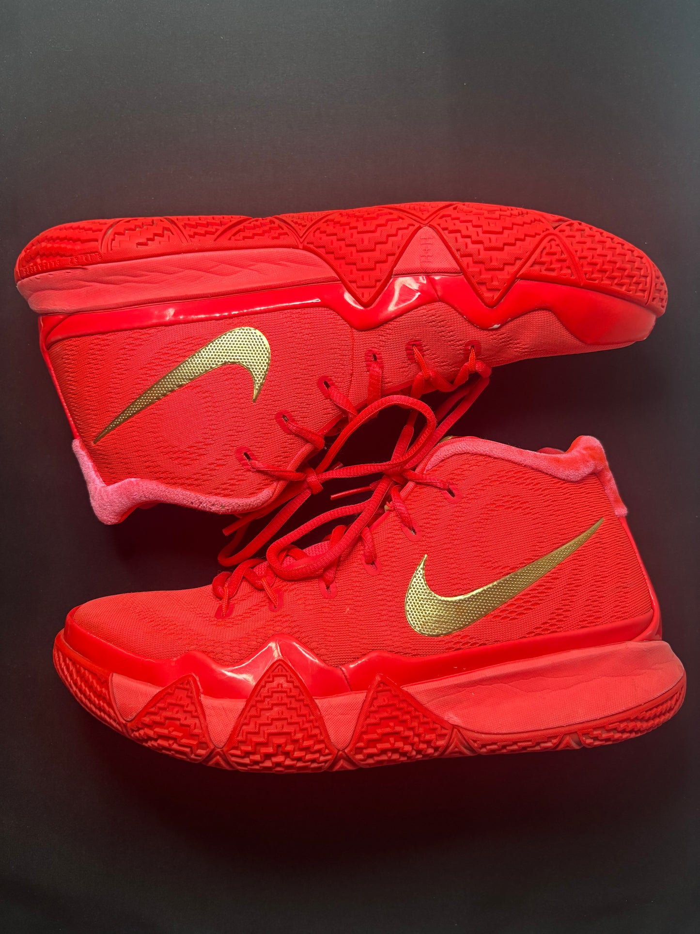 Nike Kyrie 4 “Red Carpet”
