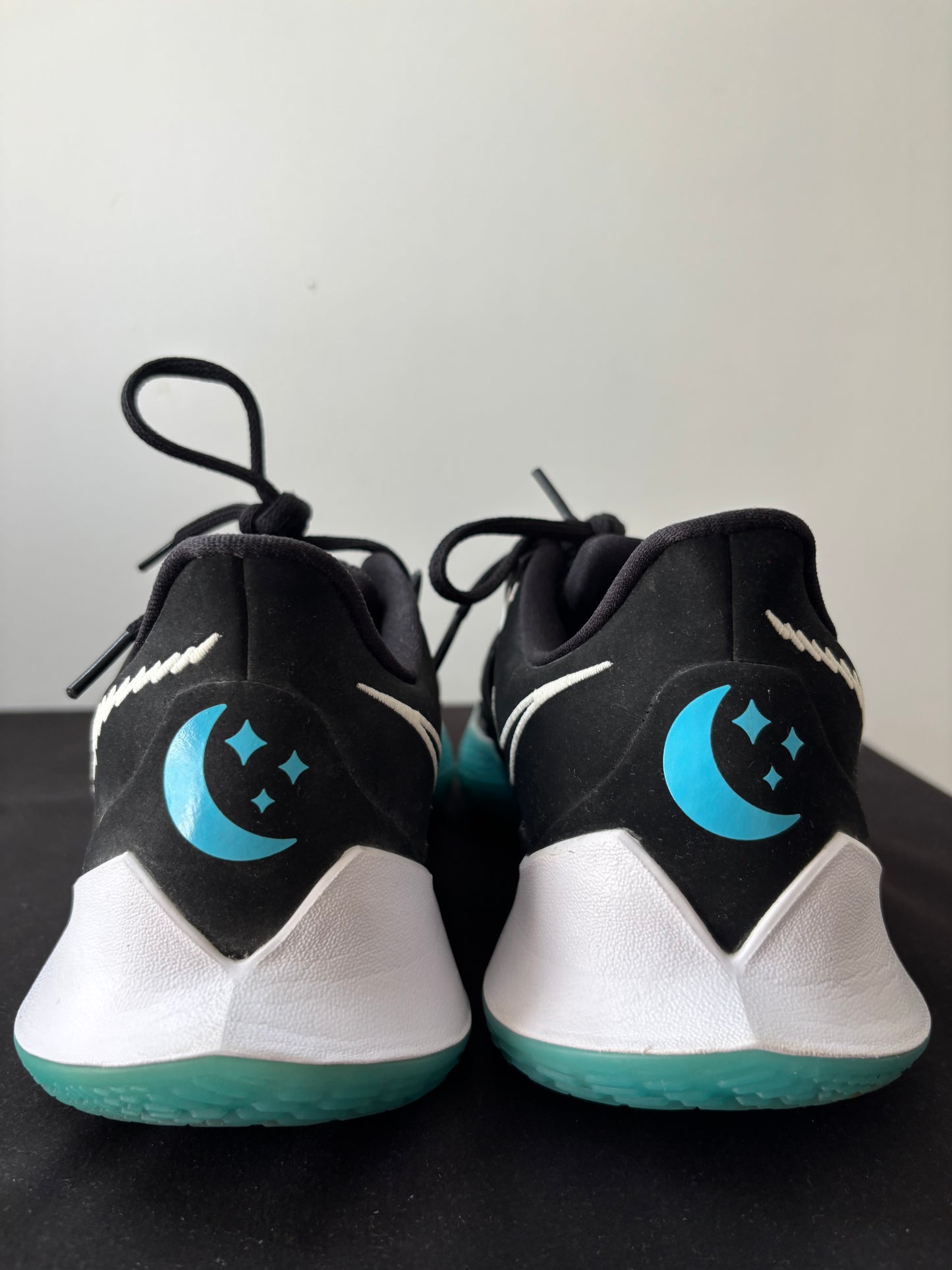 Nike Kyrie 3 Low “Moon”