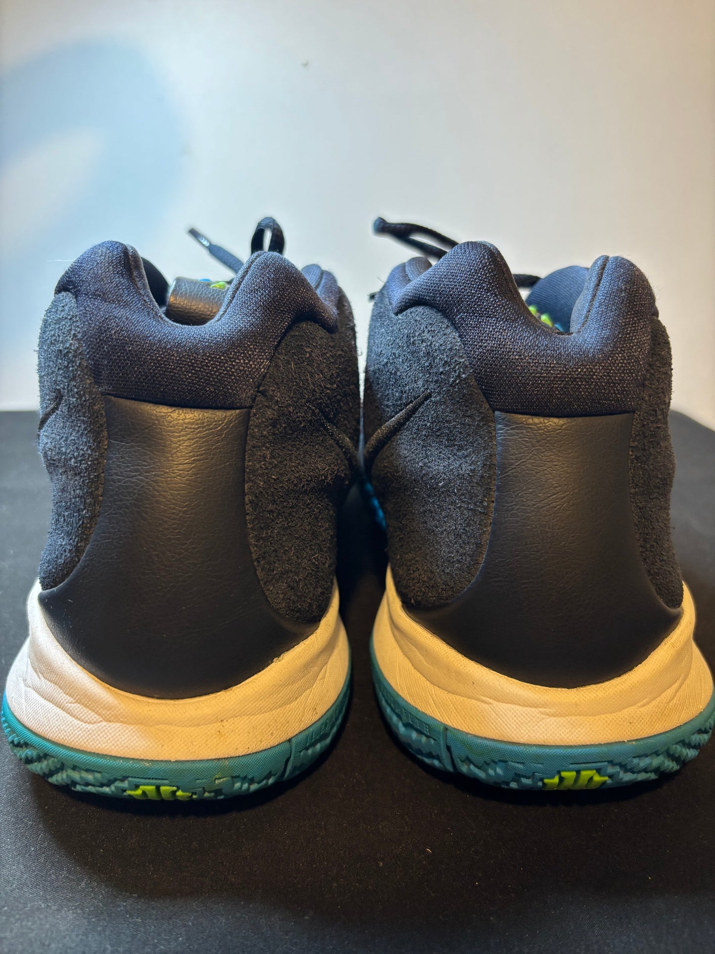 Nike Kyrie 4 “Dark Obsidian