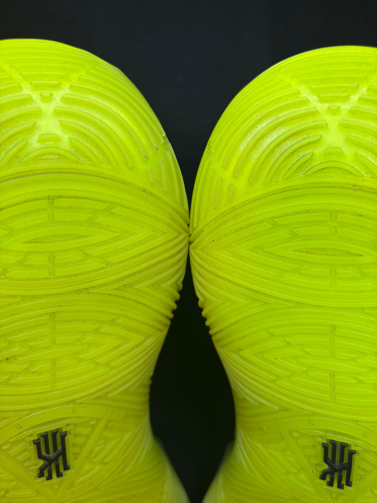 Nike Kyrie 5 “Rokit”