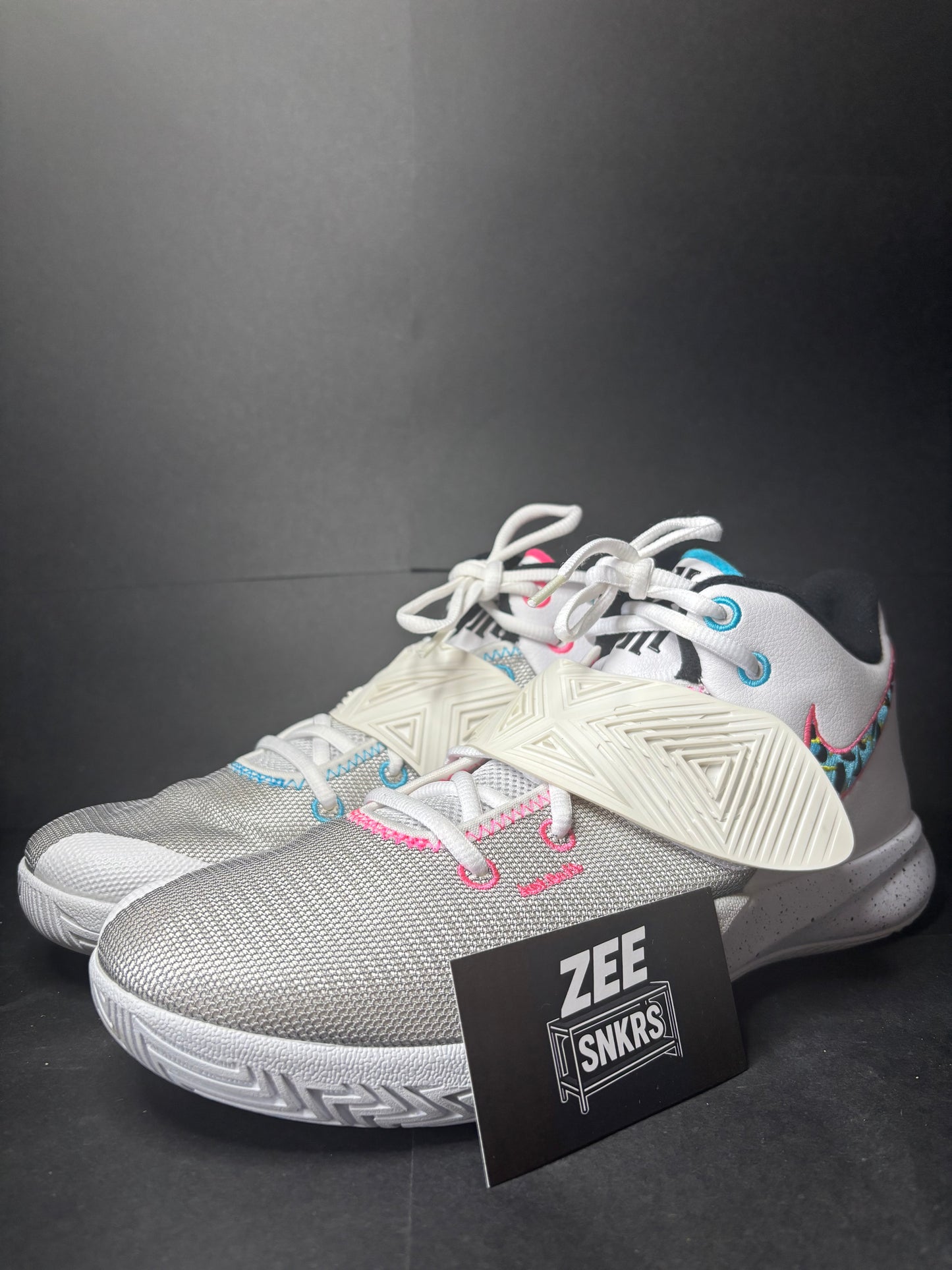 Nike Kyrie 3 Flytrap ‘South Beach’