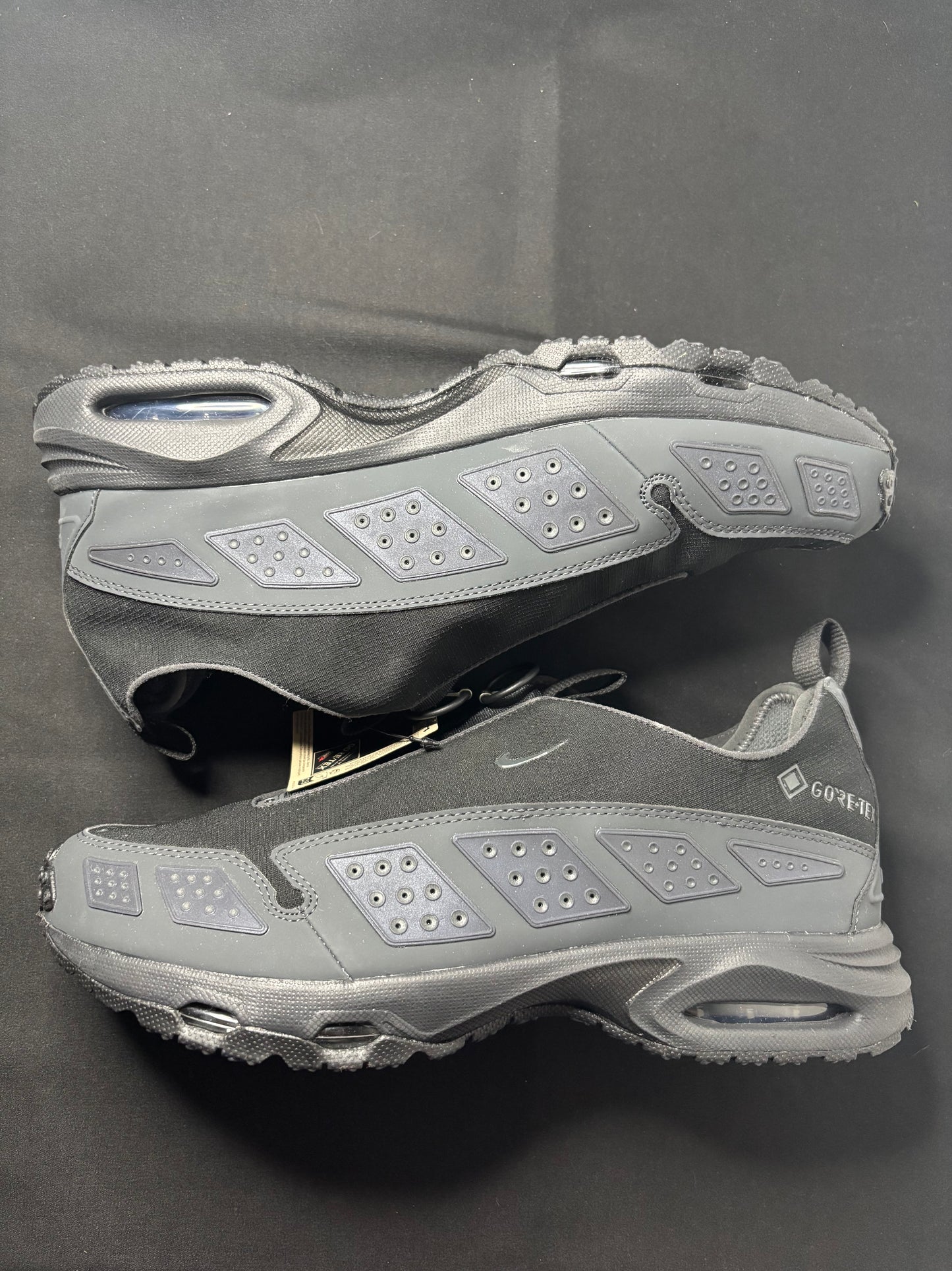 Nike Air Max Sndr Gore-tex “Black Smoke”