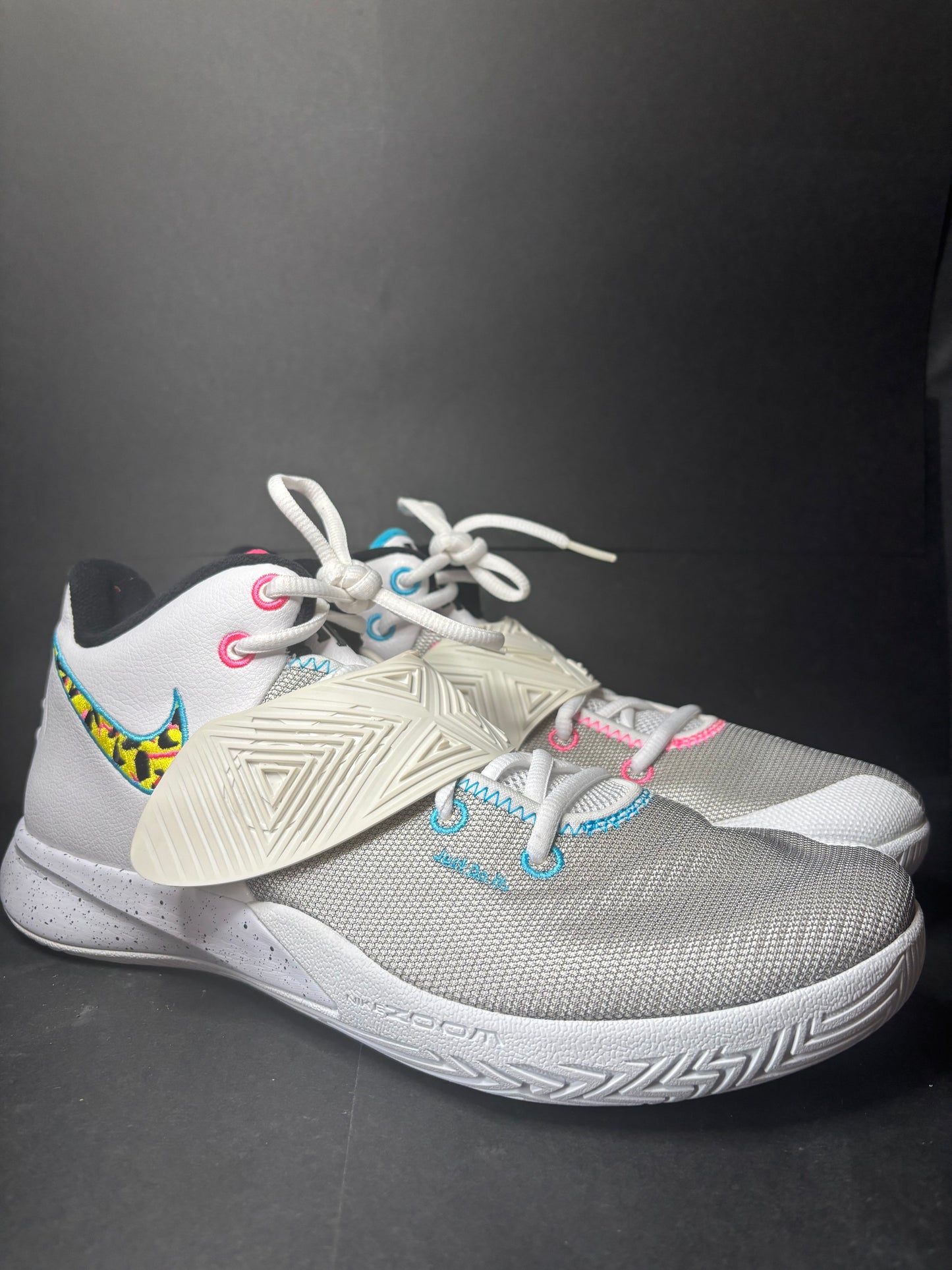 Nike Kyrie 3 Flytrap ‘South Beach’