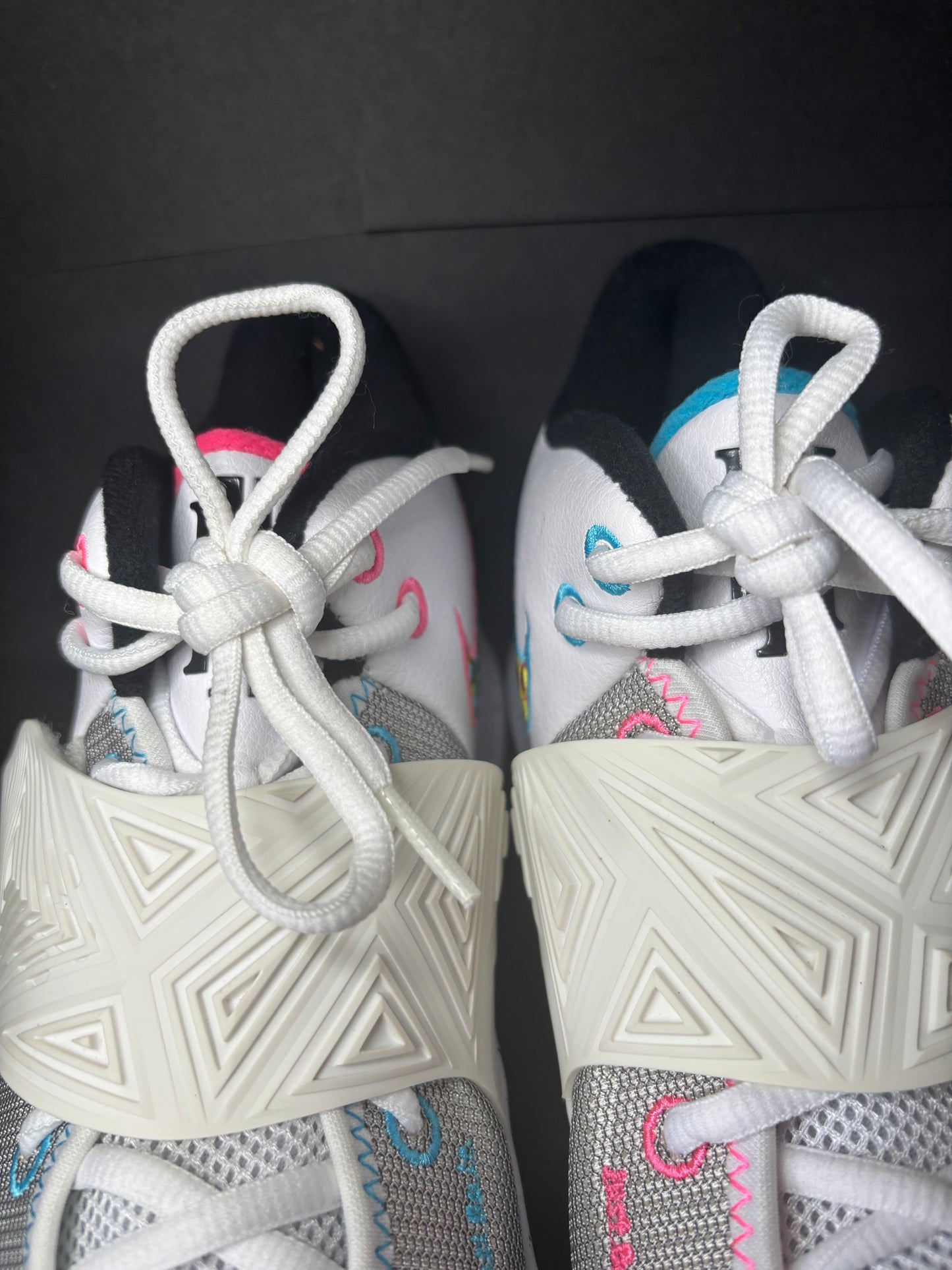 Nike Kyrie 3 Flytrap ‘South Beach’