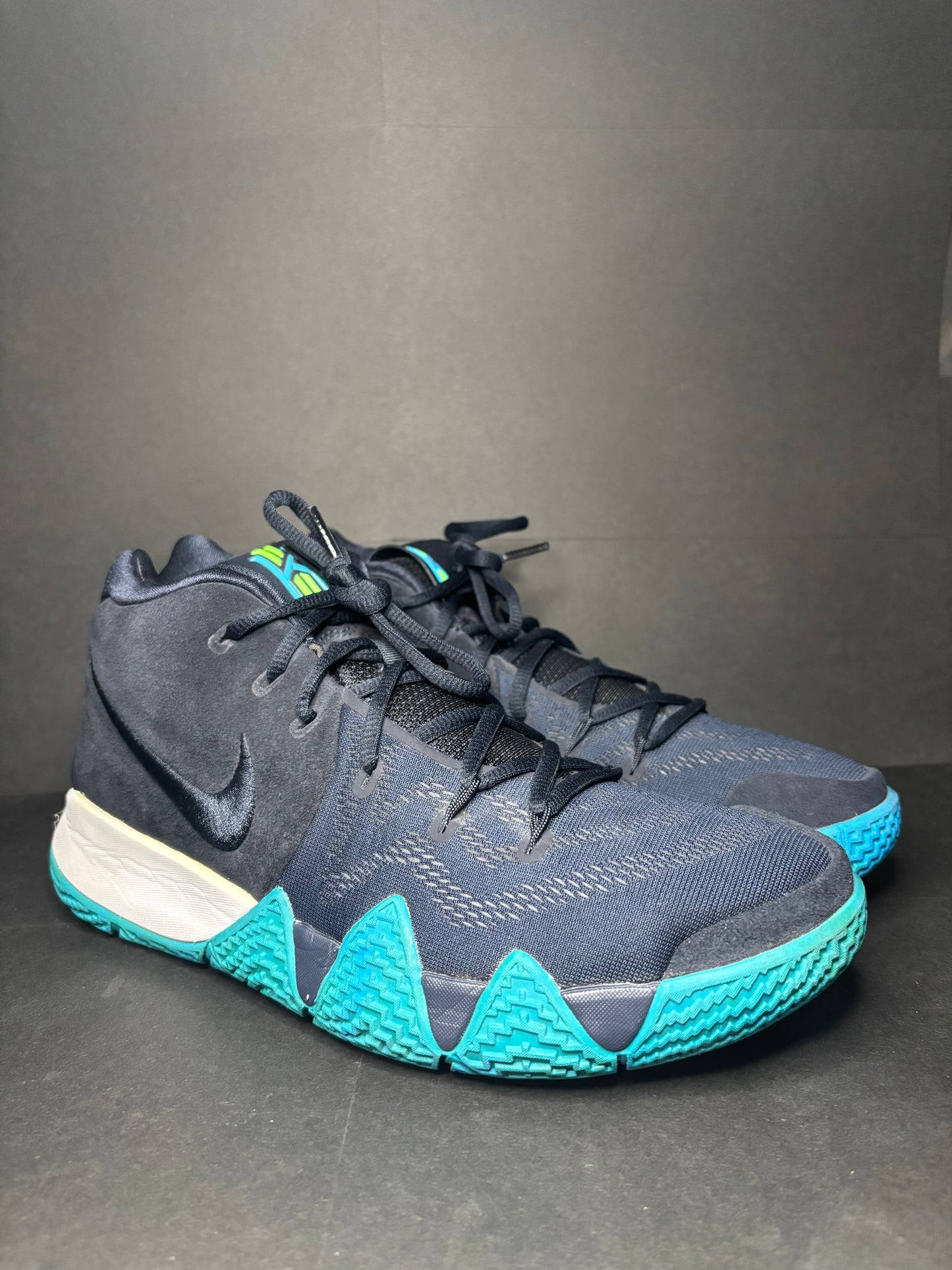Nike Kyrie 4 ‘Dark Obsidian’