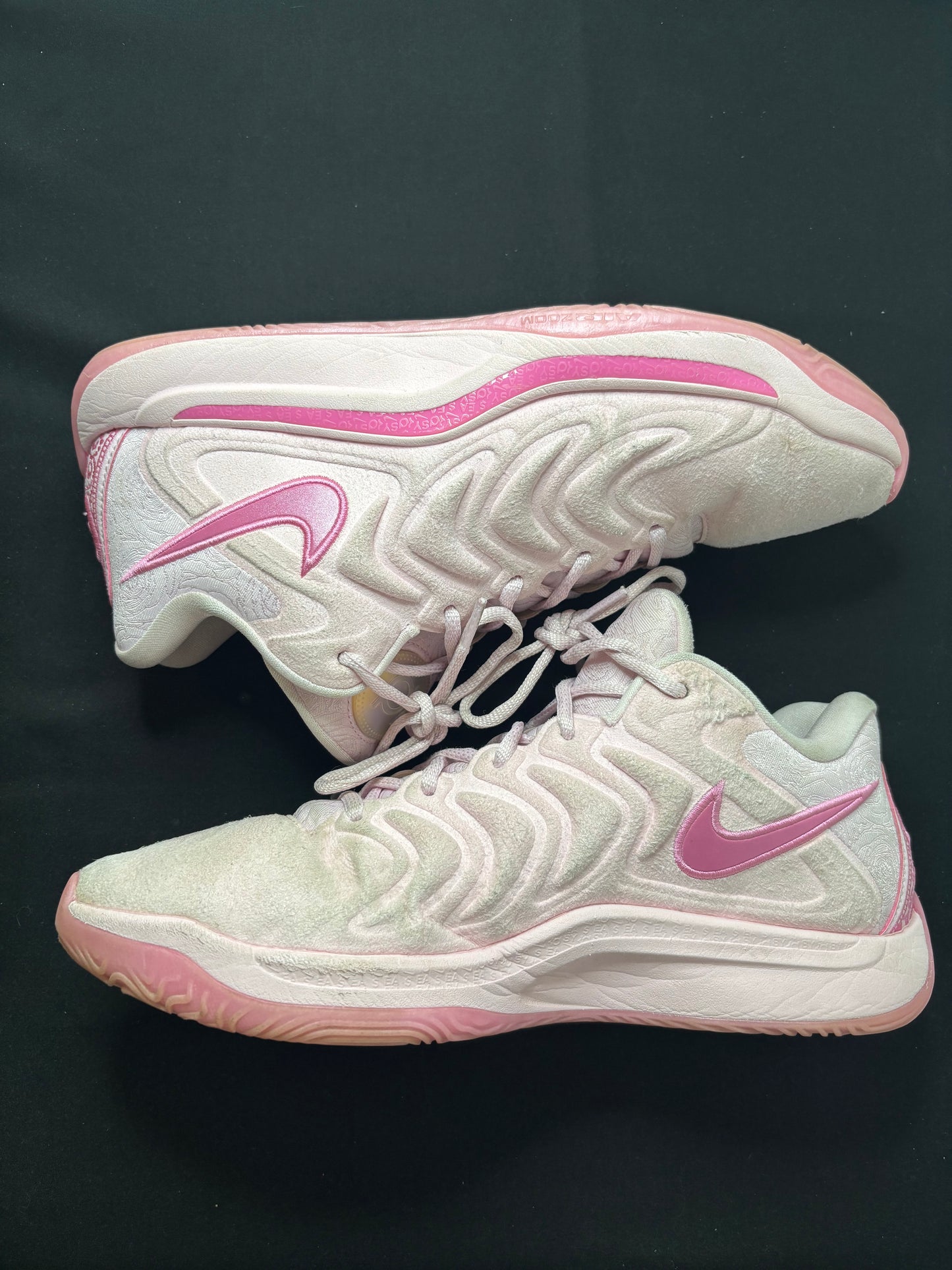 Nike KD17 “Aunt Pearls”