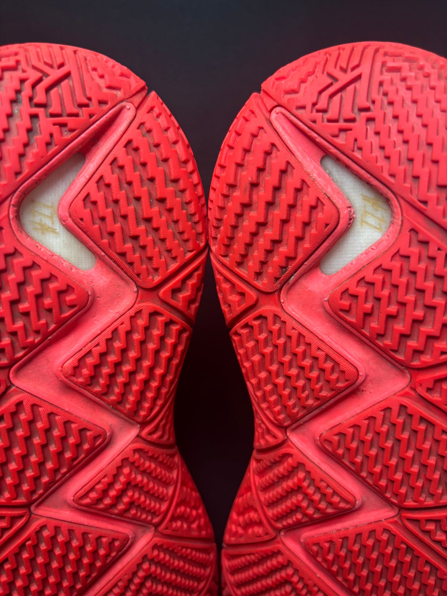 Nike Kyrie 4 “Red Carpet”