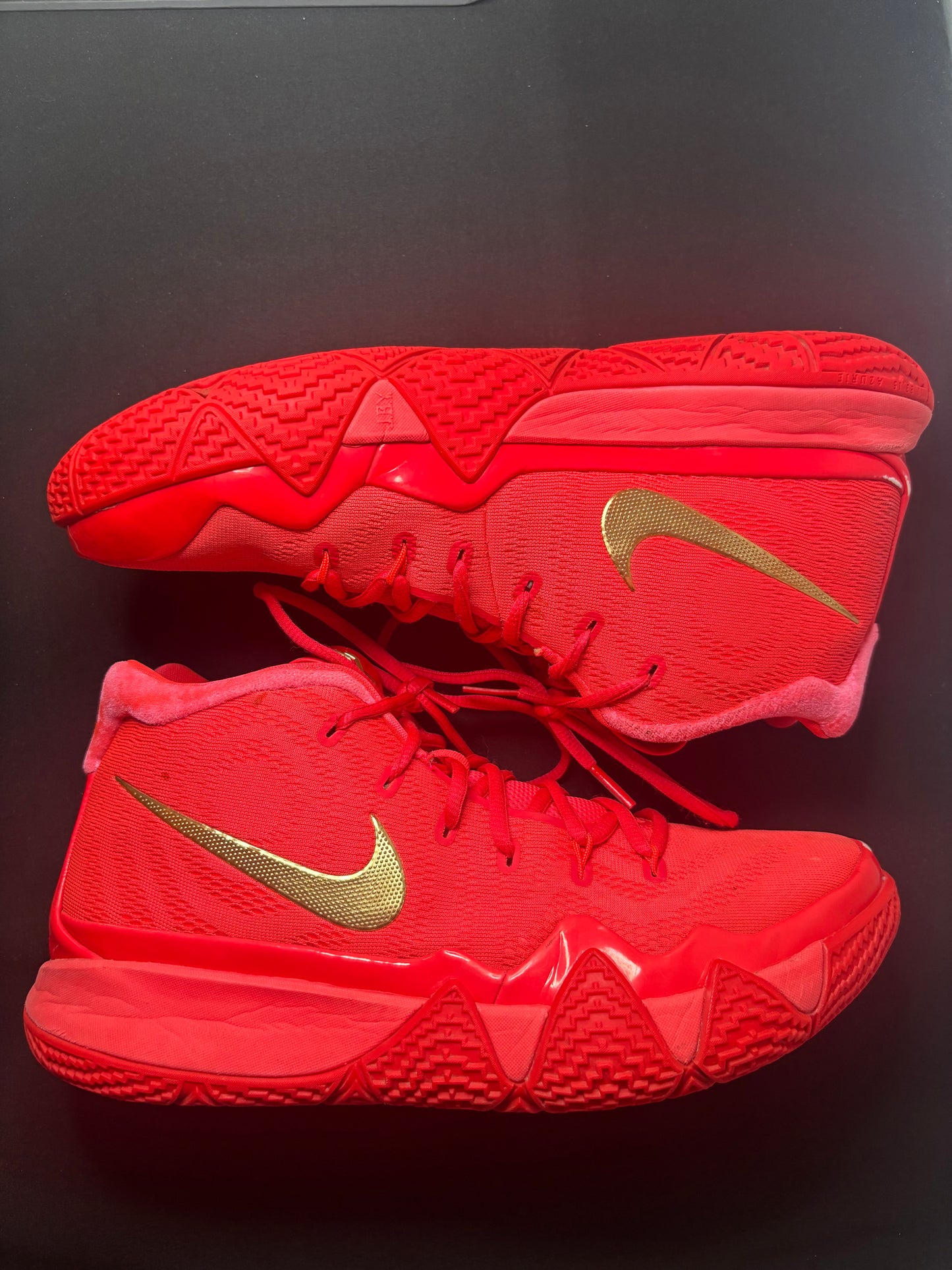 Nike Kyrie 4 “Red Carpet”