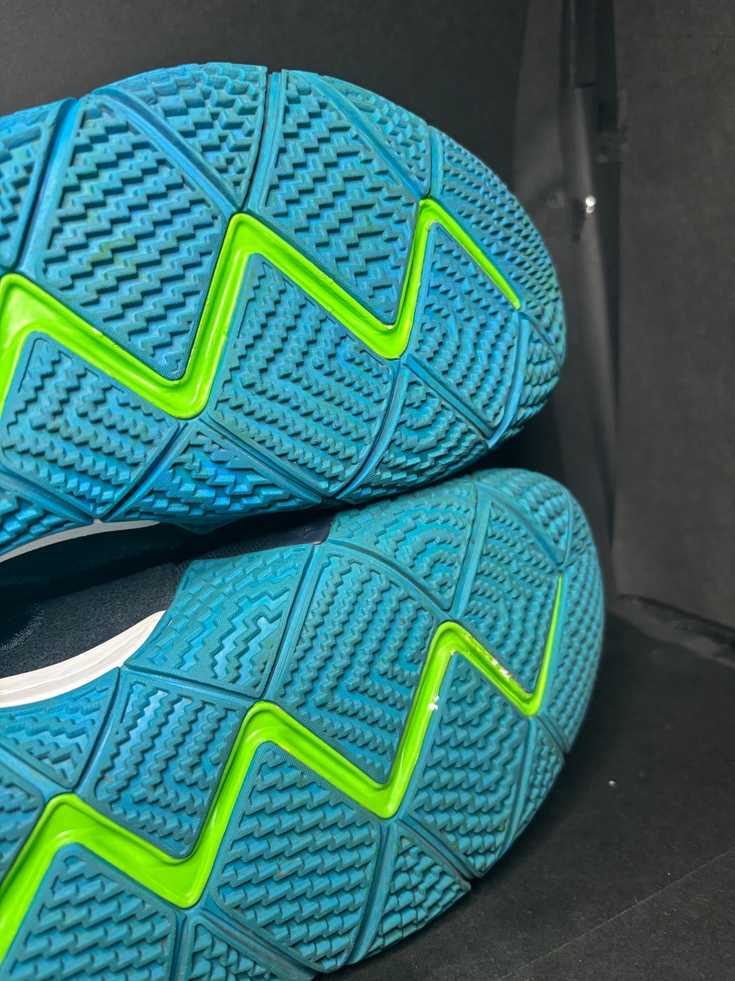 Nike Kyrie 4 ‘Dark Obsidian’