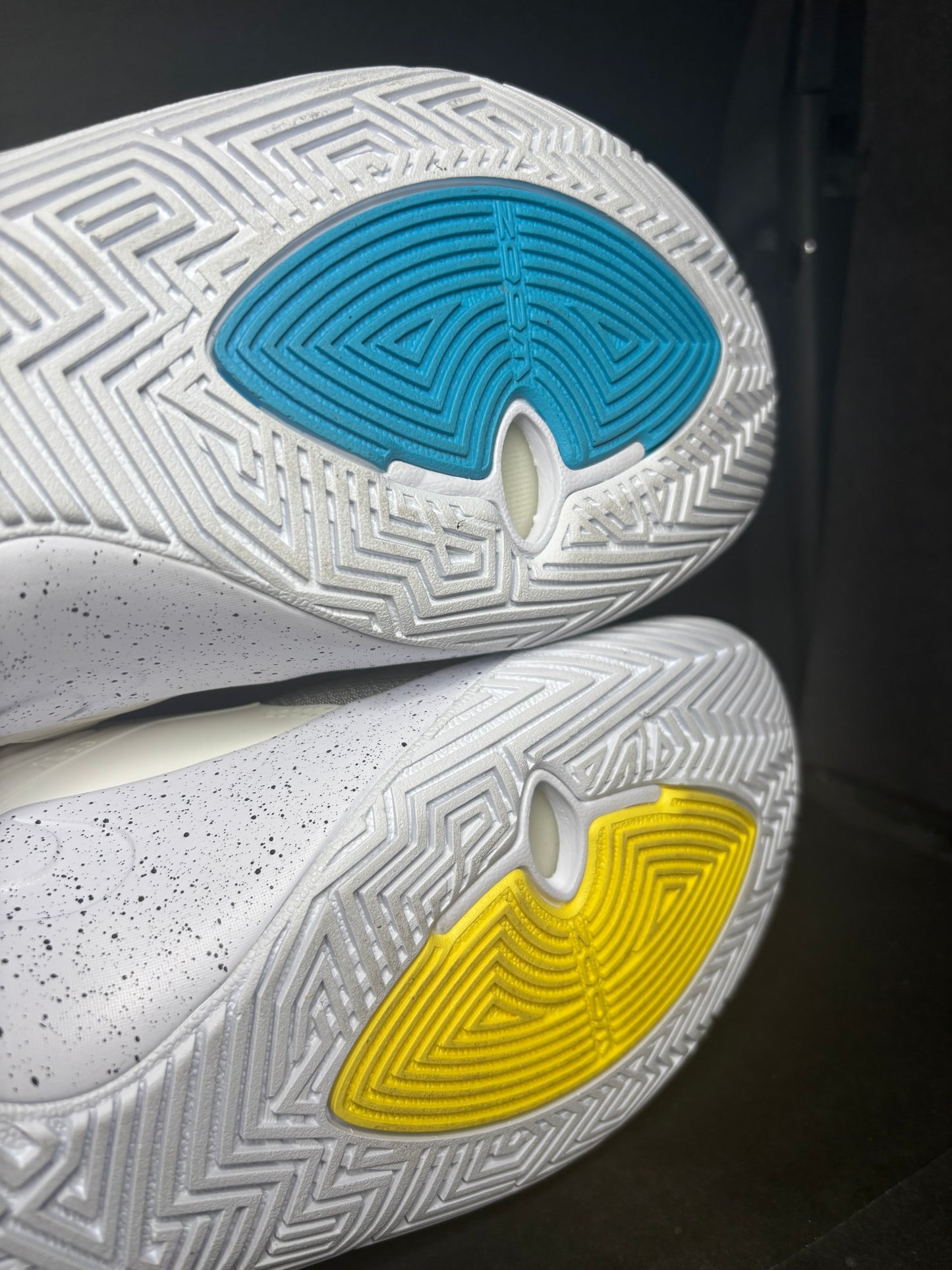 Nike Kyrie 3 Flytrap ‘South Beach’