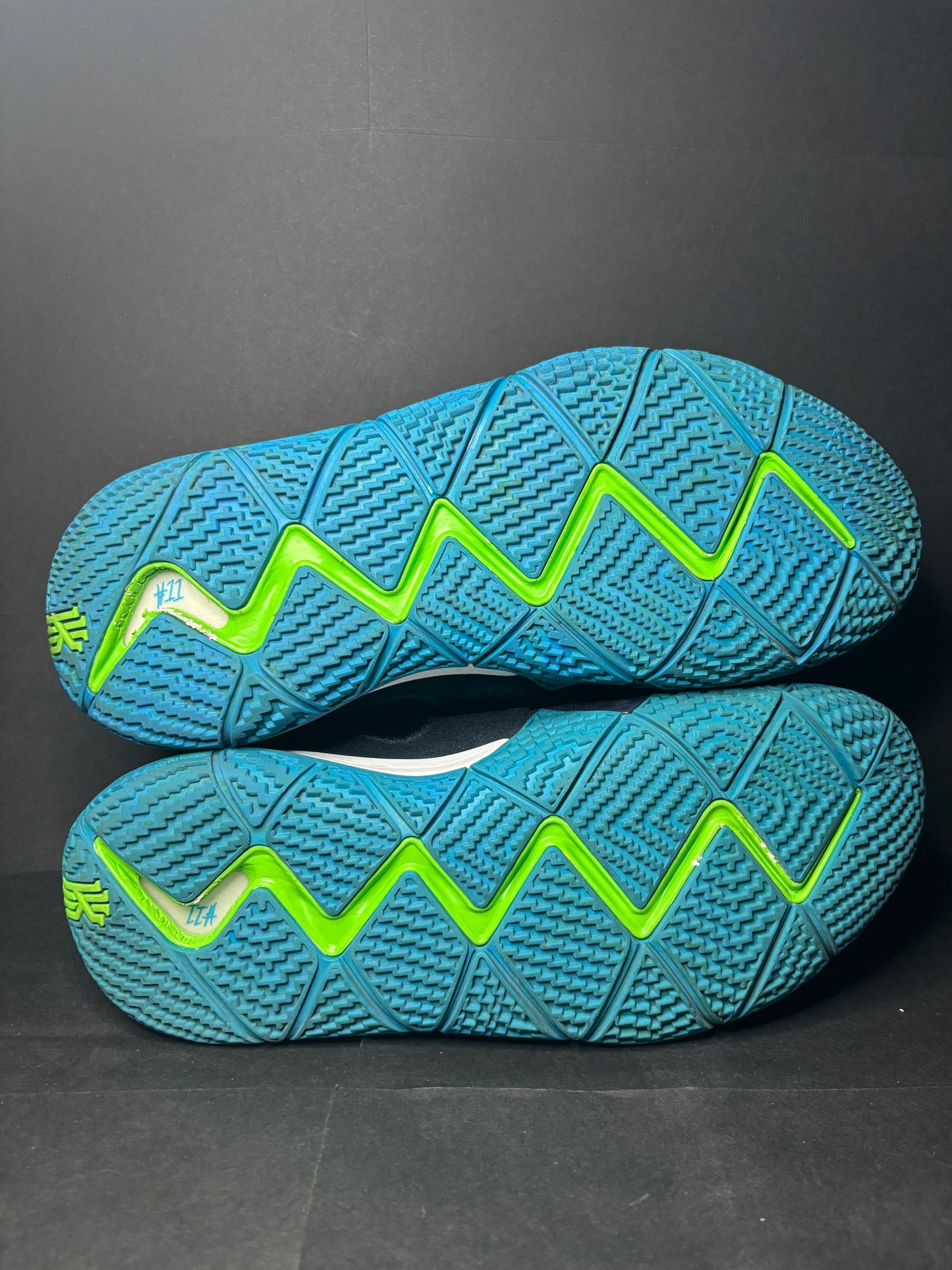 Nike Kyrie 4 ‘Dark Obsidian’